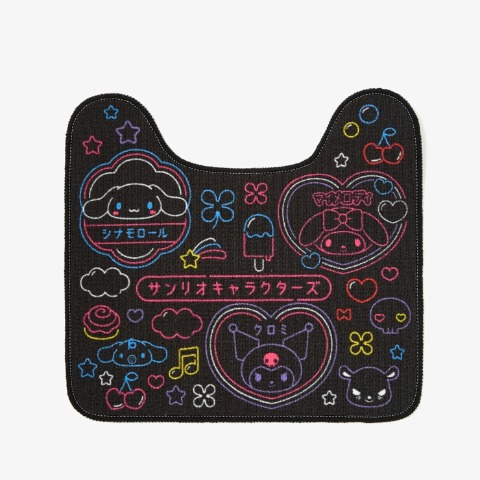 トイレ足元マット（55×60cm・サンリオキャラクターズ）