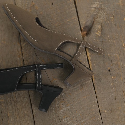 レディース　パンプス　（Petirire by Helm）