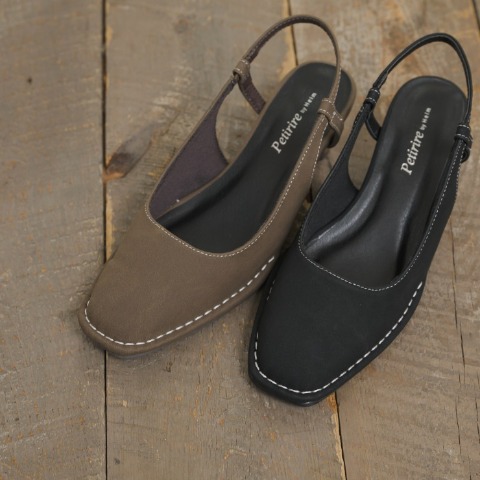 レディース　パンプス　（Petirire by Helm）