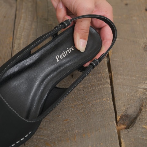 レディース　パンプス　（Petirire by Helm）