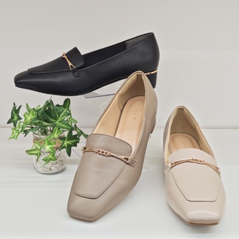 レディース　パンプス（a.v.v）