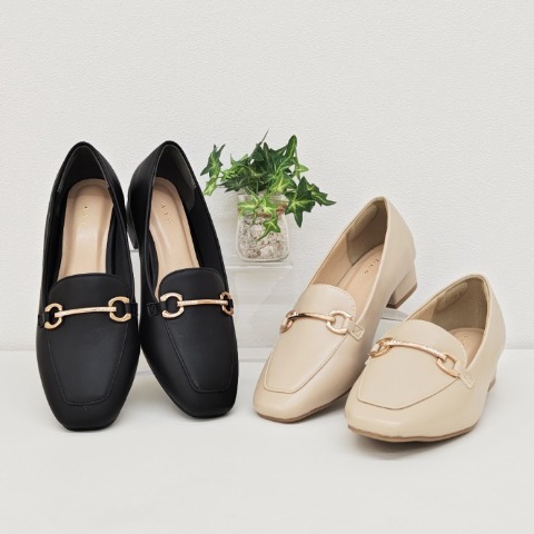 レディース　パンプス（a.v.v）