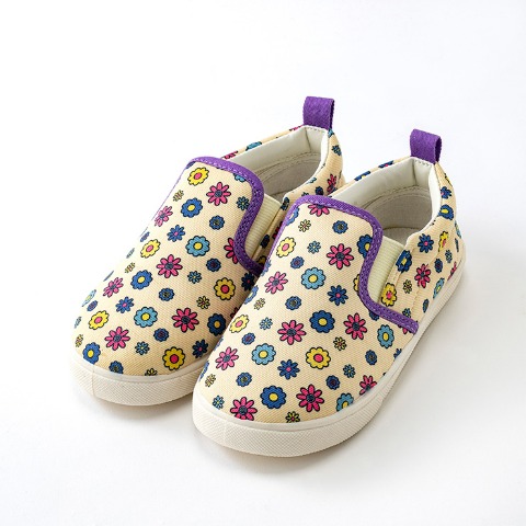 キッズ　シューズ　（16・17・18・19cm LITTC）