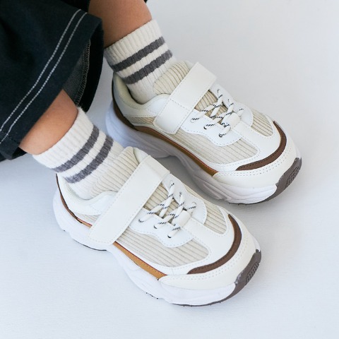 キッズ  スニーカー（16・17・18cm/Lienruru）