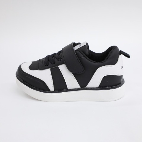 キッズ　シューズ（RRmoment）