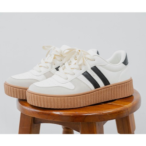 レディース　スニーカー　（yuki）