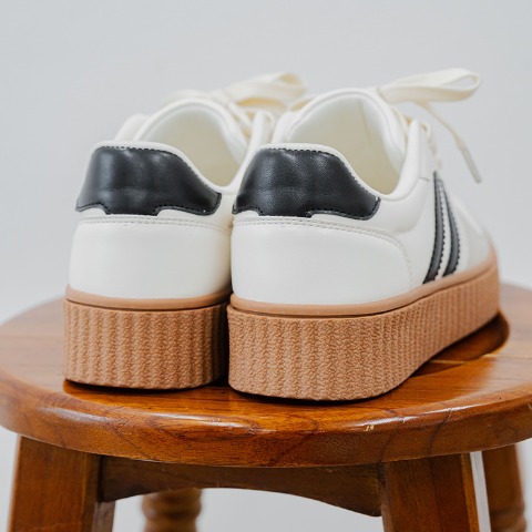 レディース　スニーカー　（yuki）