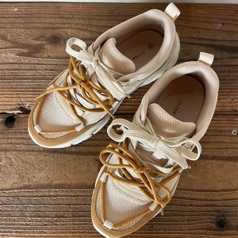 レディース　スニーカー（きなこっこ）