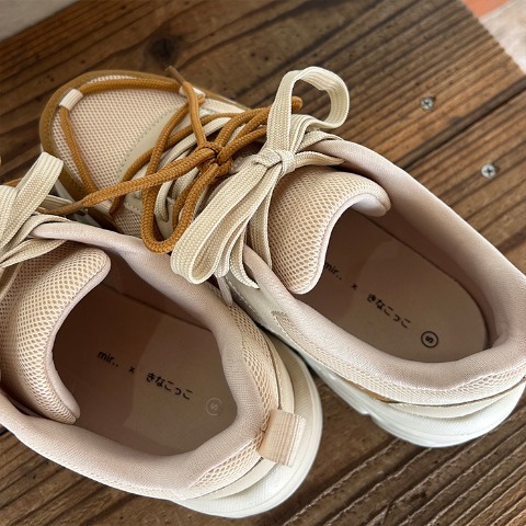 レディース　スニーカー（きなこっこ）