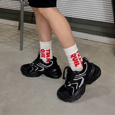 レディース　スニーカー　（おなつ）