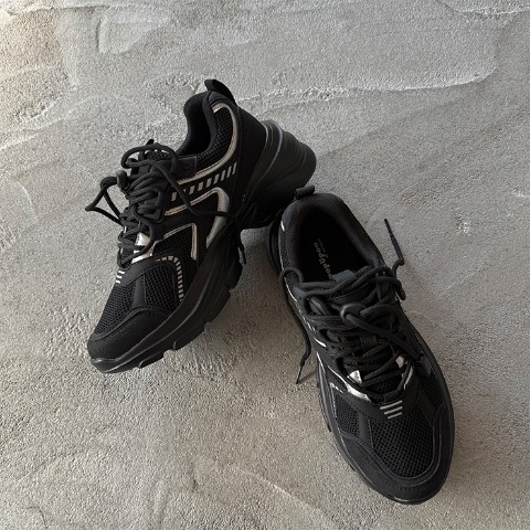 レディース　スニーカー　（おなつ）