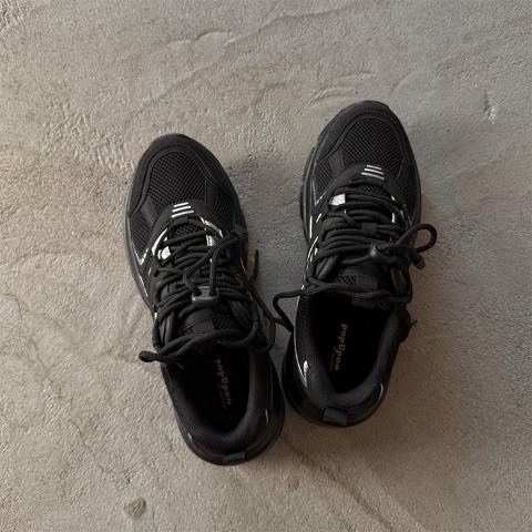 レディース　スニーカー　（おなつ）