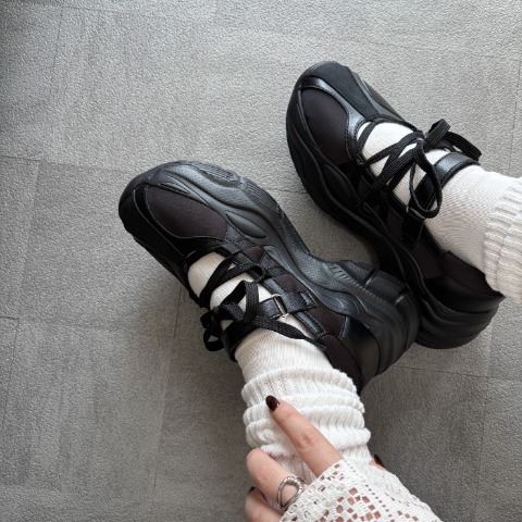 レディース　スニーカー　（akaru）