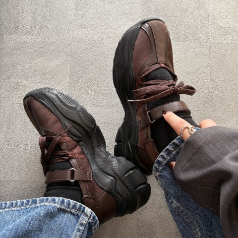 レディース　スニーカー　（akaru）