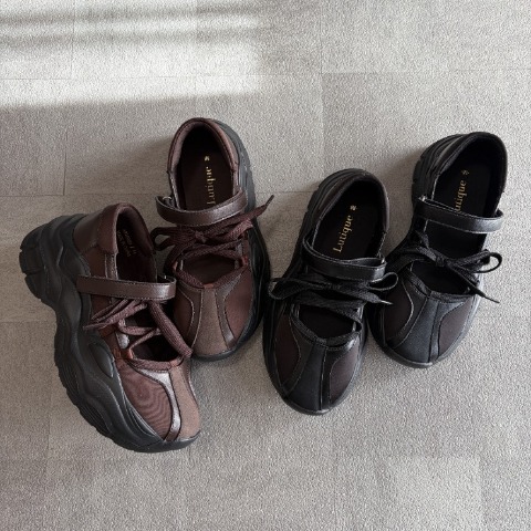 レディース　スニーカー　（akaru）