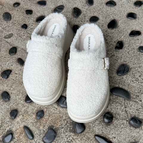 レディース　シューズ（ぷーさん）