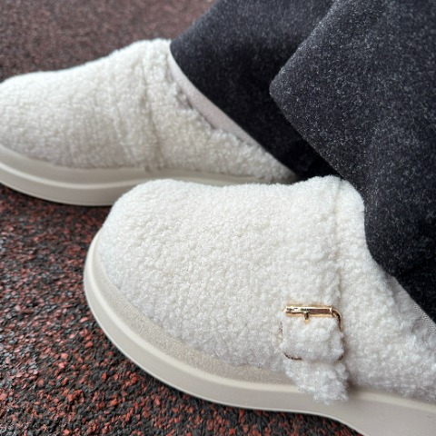 レディース　シューズ（ぷーさん）