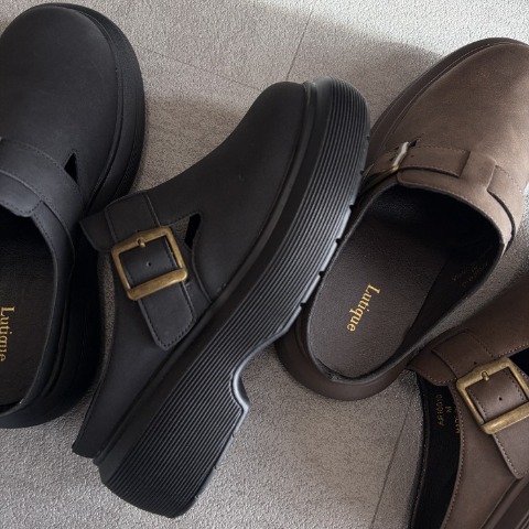 レディース　シューズ　（akaru）