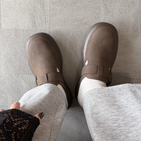 レディース　シューズ　（akaru）