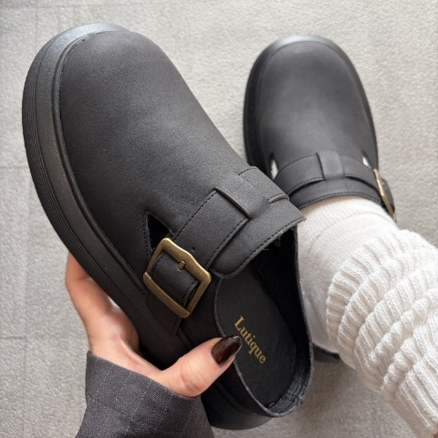 レディース　シューズ　（akaru）