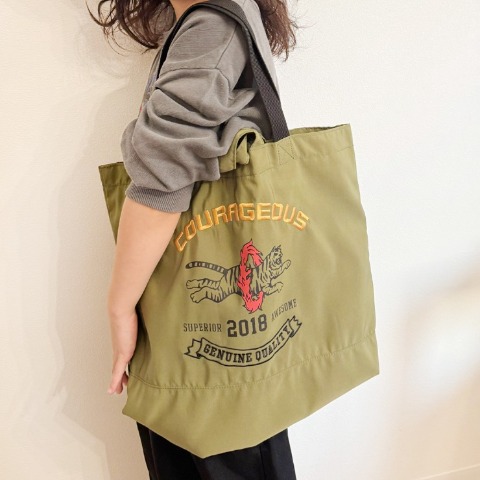 キッズ　バッグ（AMBERROAR）