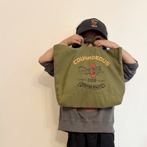 キッズ　バッグ（AMBERROAR）