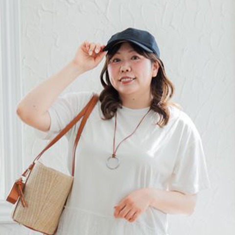 レディース　ピス付フロント刺繍キャップ