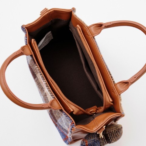 レディース　ショルダーバッグ（HARRIS TWEED）（ハローキティ）