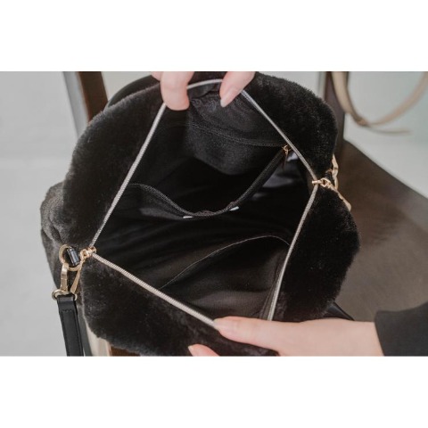 ハンドバッグ（青木美沙子）