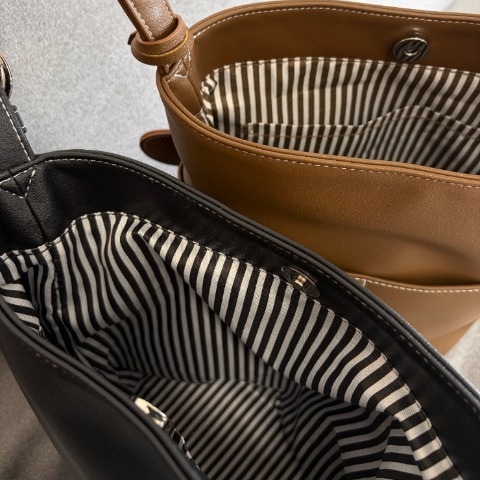 レディース　バッグ（akaru）