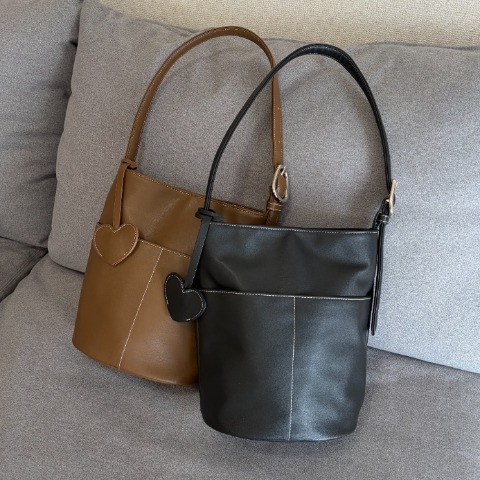 レディース　バッグ（akaru）