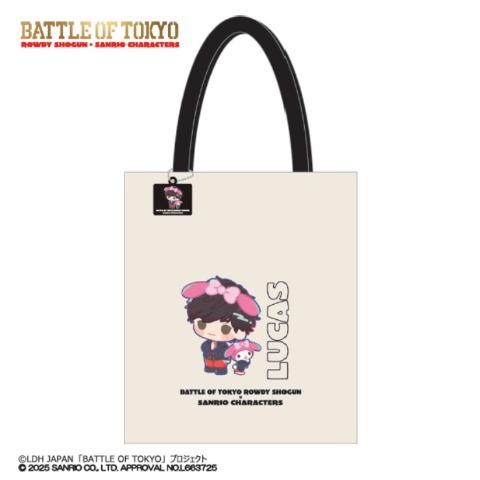 チャーム付きトートバッグ