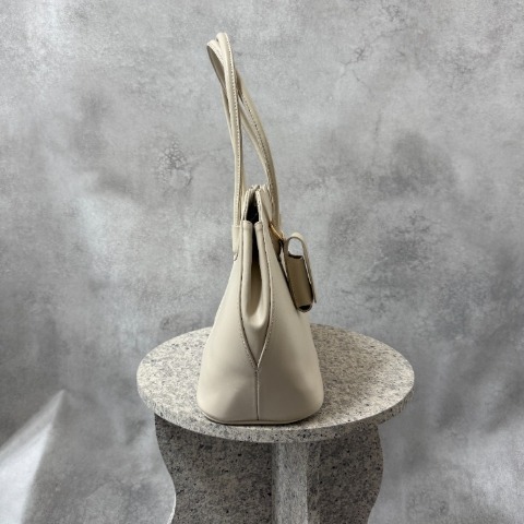 レディース　オケージョントート　(Helm)