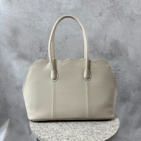 レディース　オケージョントート　(Helm)