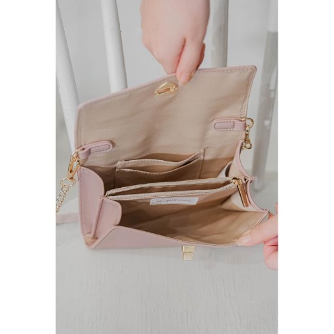 婦人　ショルダーバッグ（青木美沙子）