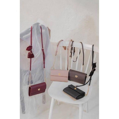 婦人　ショルダーバッグ（青木美沙子）