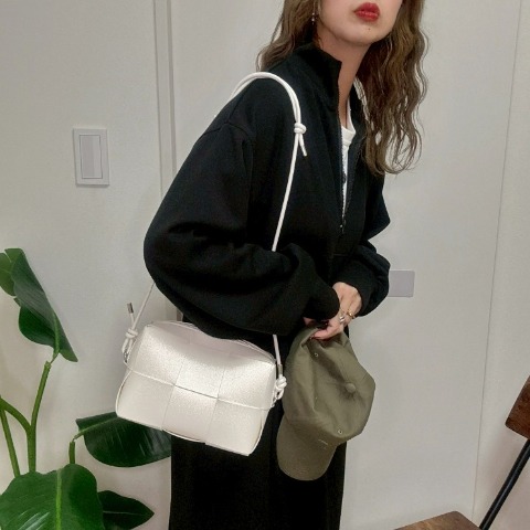 レディース　バッグ（NON)