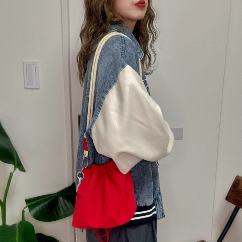 レディース　バッグ（NON)