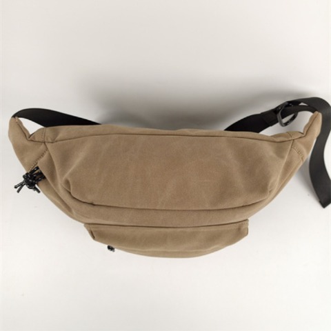 レディース　ボディバッグ　(おかだゆり)