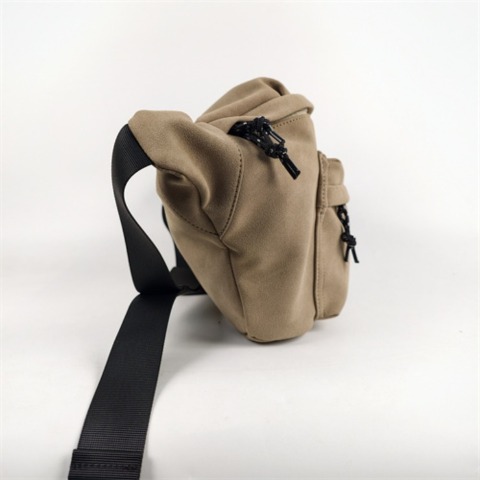 レディース　ボディバッグ　(おかだゆり)