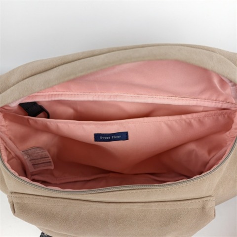 レディース　ボディバッグ　(おかだゆり)