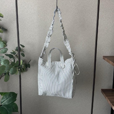 レディース　ショルダーバッグ（omi）