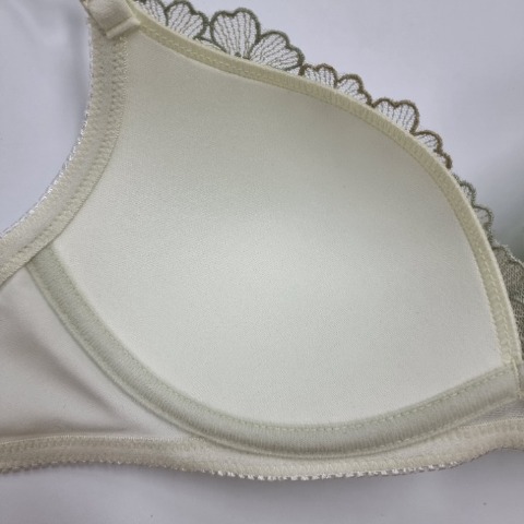 レディース ノンワイヤーブラジャー+ショーツセット（なじんでフィット）