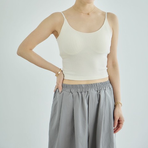 レディース　カップ付きキャミソール　クロップド丈　（mysa closet）