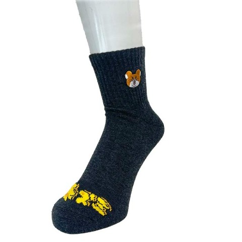 メンズ　クォーター丈 底パイル編みソックス刺繍付 24-26cm（スキネズミ）