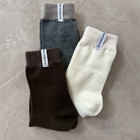 レディース　3足組ソックス（New Balance×yuri）