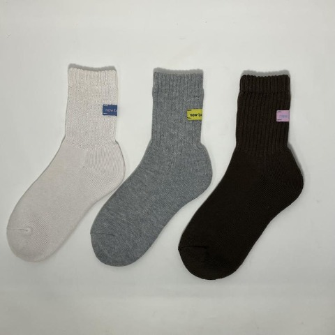 キッズ　3足組ソックス（19-24cm　ニューバランス×rumi）