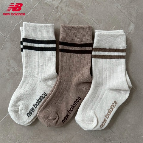 キッズ　3足組ソックス（15-20cm・New Balance×yuri）
