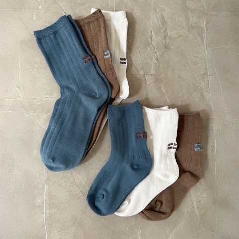 キッズ　3足組ソックス（15-20cm・New Balance×yuri）