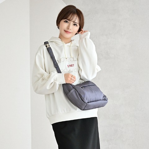 レディース　プルパーカ（MUMU）